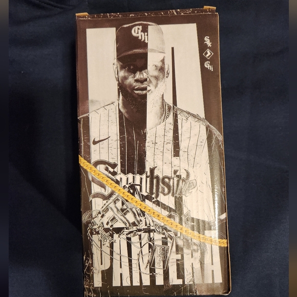 CHICAGO WHITE SOX/ NWT/ LUIS ROBERT JR. 2024 BOBBLEHEAD - Picture 5 of 8